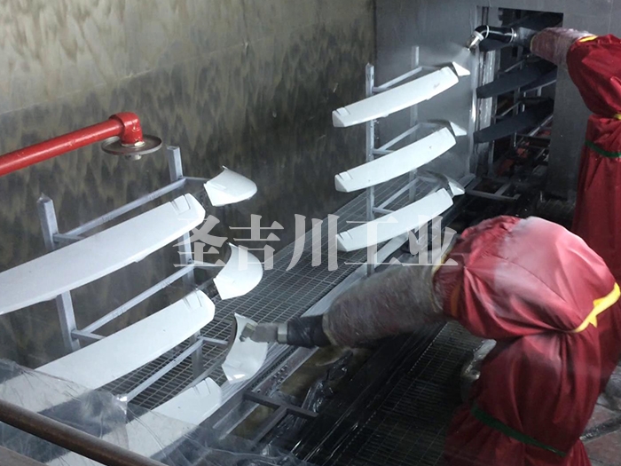 尾翼機(jī)器人噴涂線